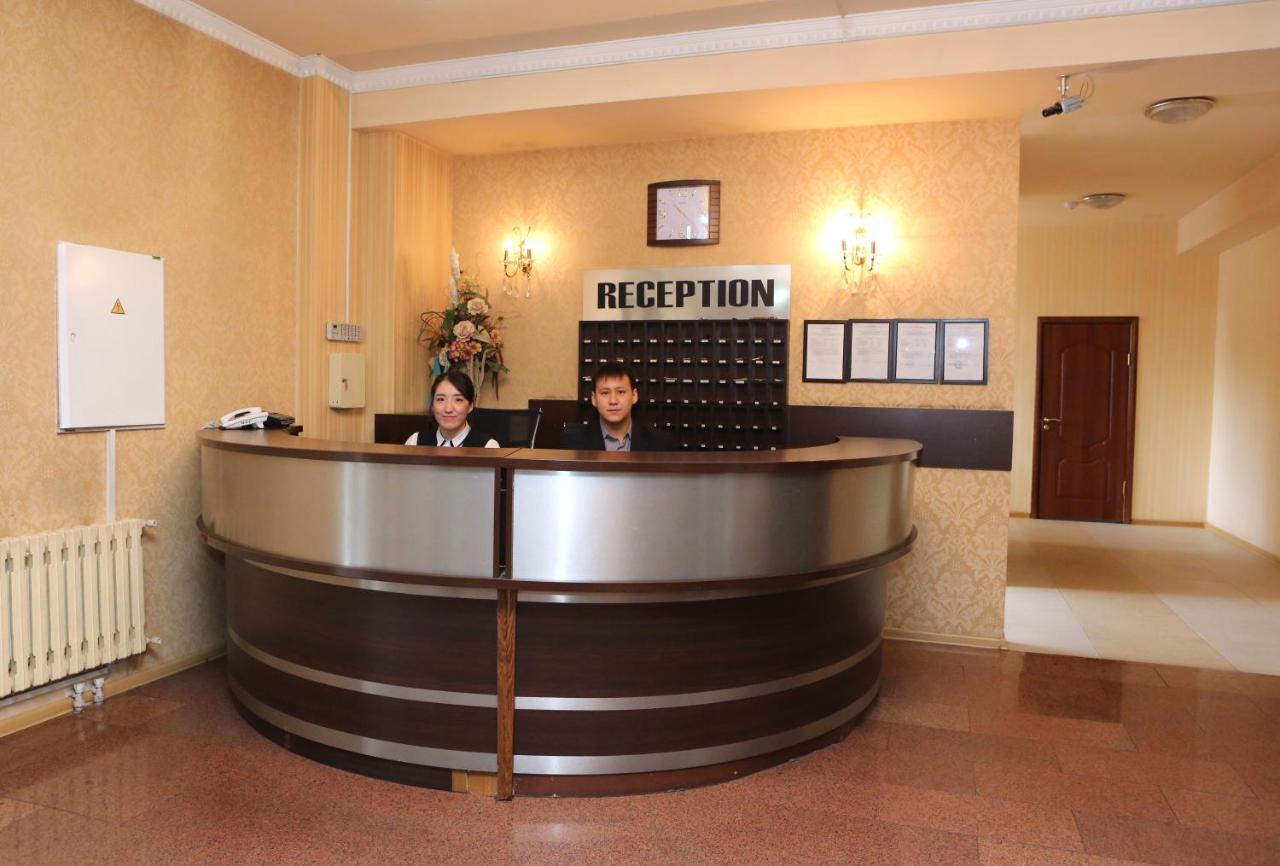 Экипаж Hotell Almaty Eksteriør bilde