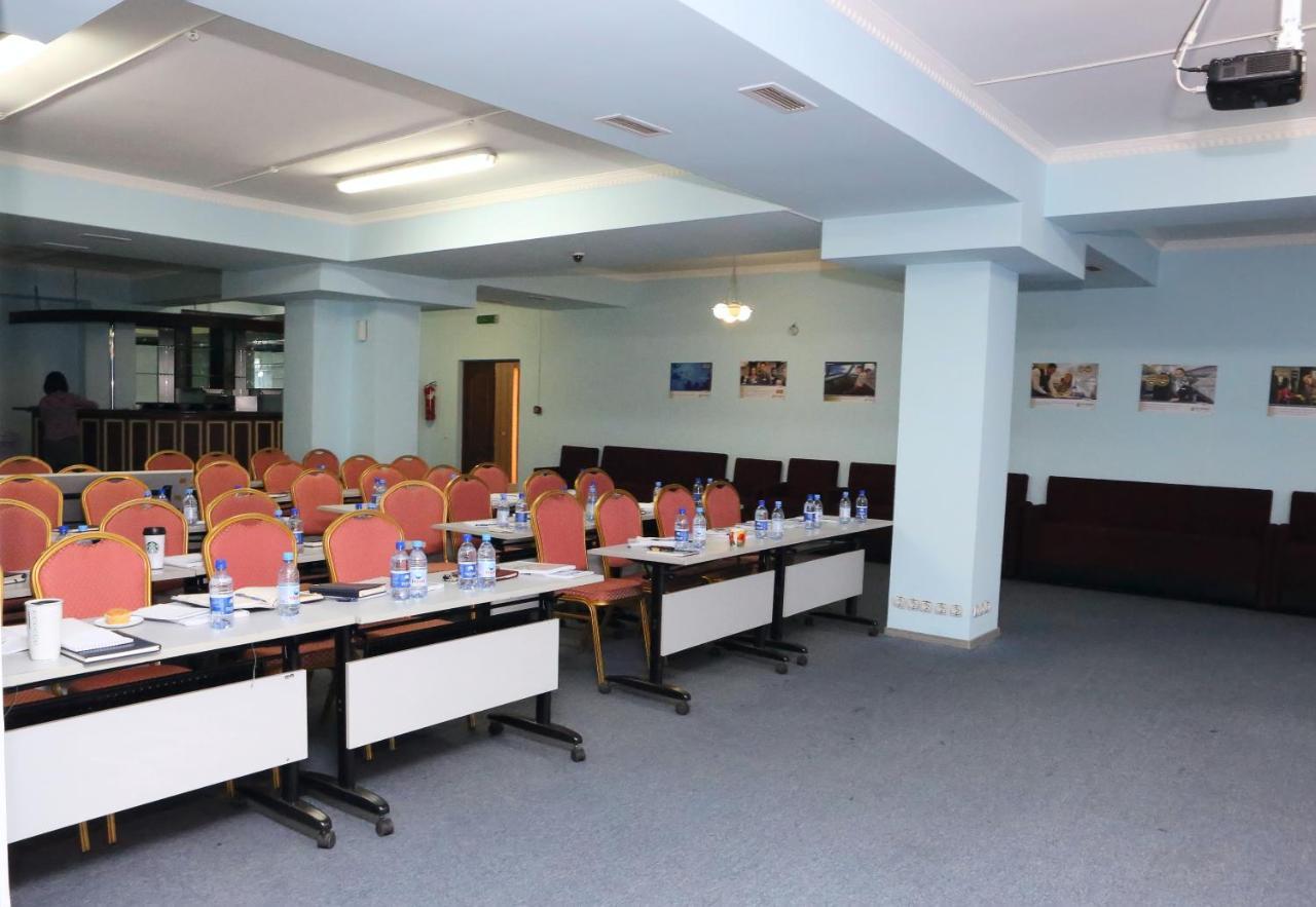 Экипаж Hotell Almaty Eksteriør bilde