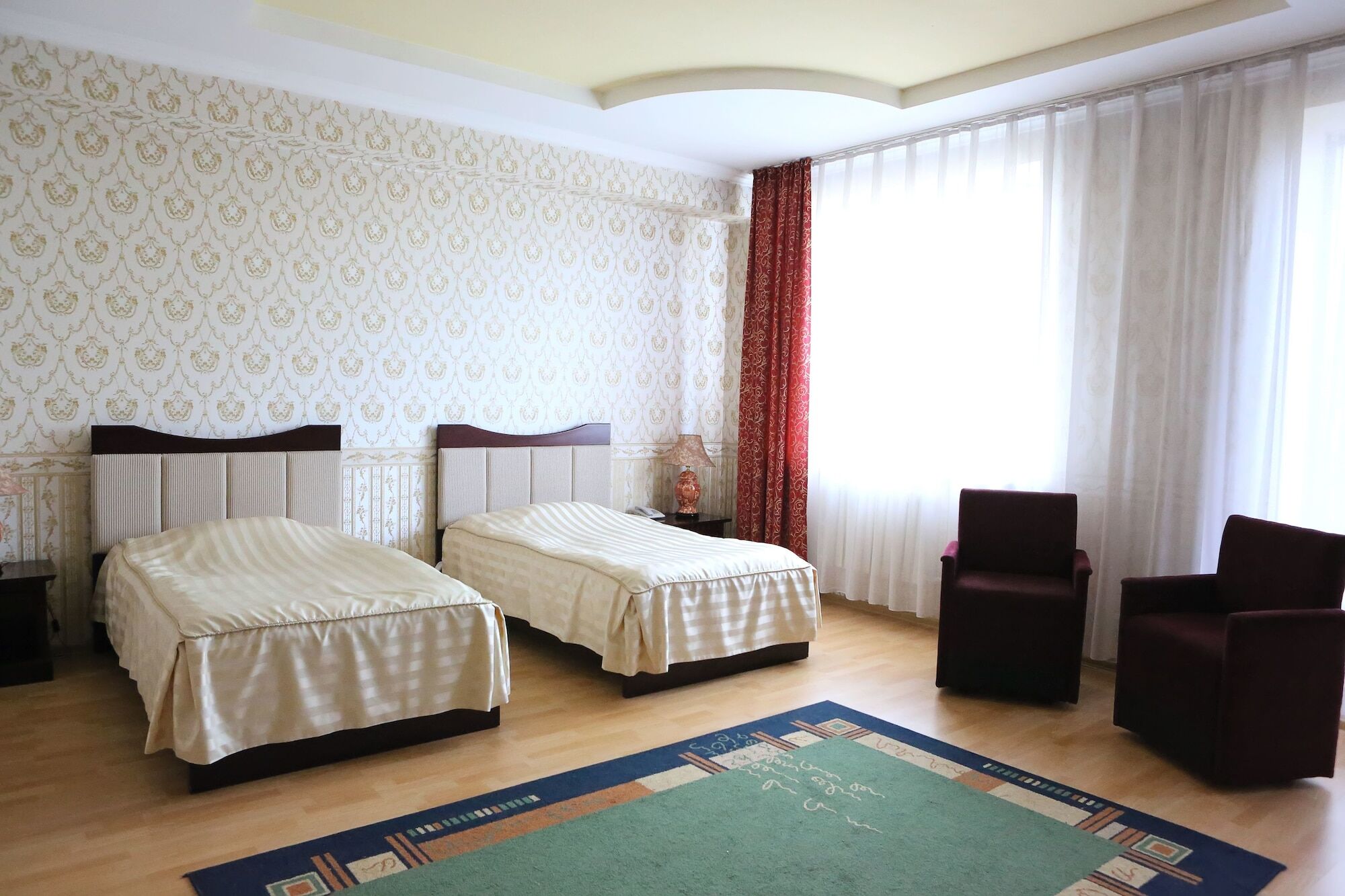 Экипаж Hotell Almaty Eksteriør bilde